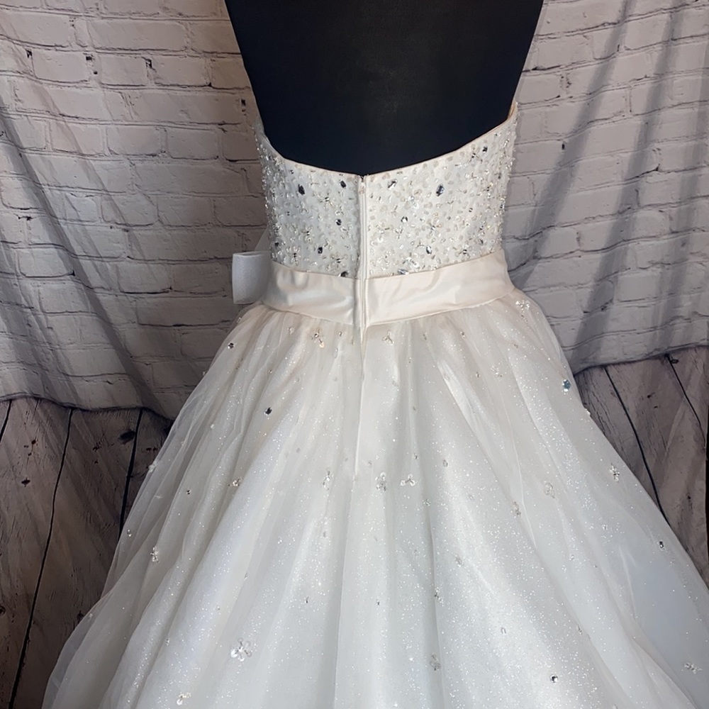 Fairytale Weddings Alfred Angelo Ivory Cinderella Ballgown Wedding Dress Size 10 - Picture 3 of 16